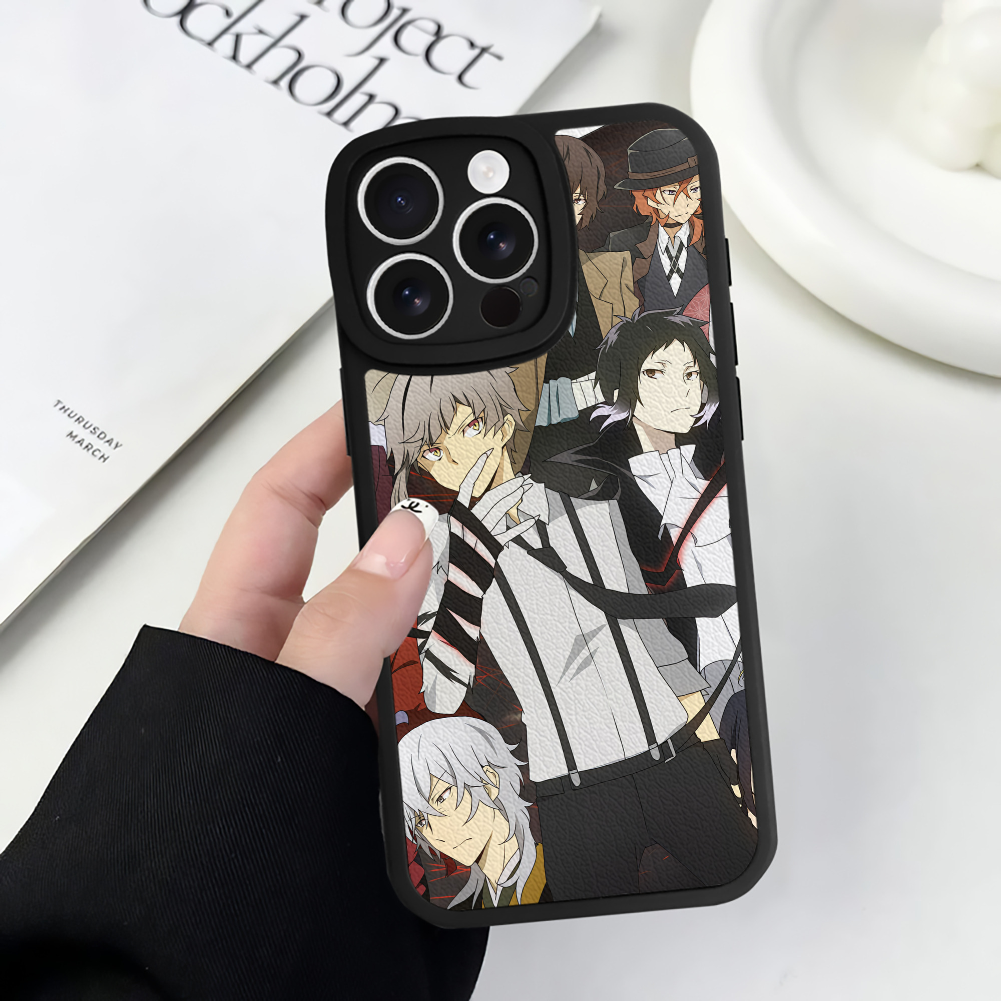 （画像用） 文豪ストレイドッグス Bungo Stray Dogs 【iPhone 16シリーズ対応】シリコンスマホケース（レザー調） 材質：シリコン